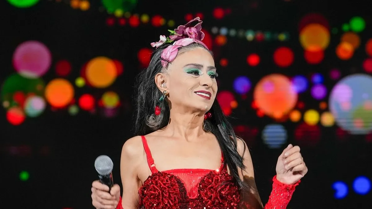 O da artık tarzını buldu! Yıldız Tilbe’nin ‘transparan’ kıyafeti sosyal medyayı yıktı geçti…