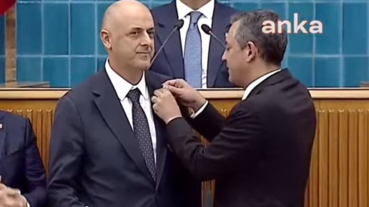 Ümit Özlale, CHP’ye katıldı