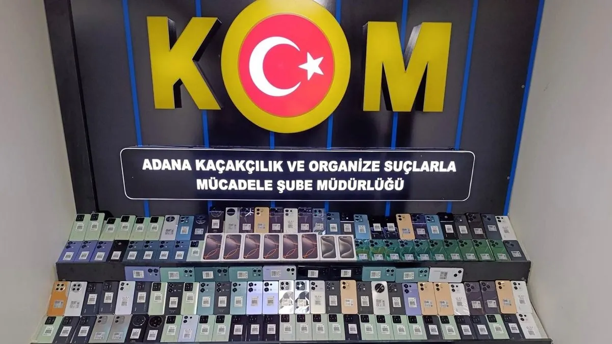 Yolcu otobüsünün motorundan kaçak telefonu çıktı
