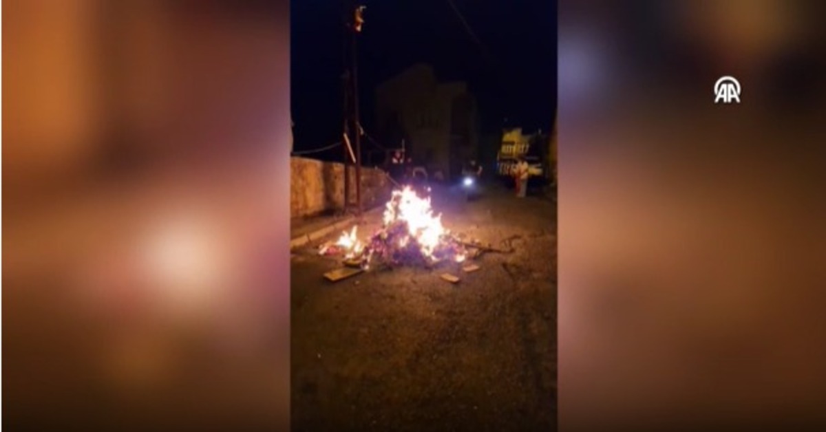 Bir motosikletlinin ateşin üstünden geçmesi kamerada